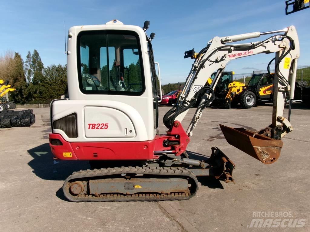 Takeuchi TB 225 Mini ekskavatoriai < 7 t