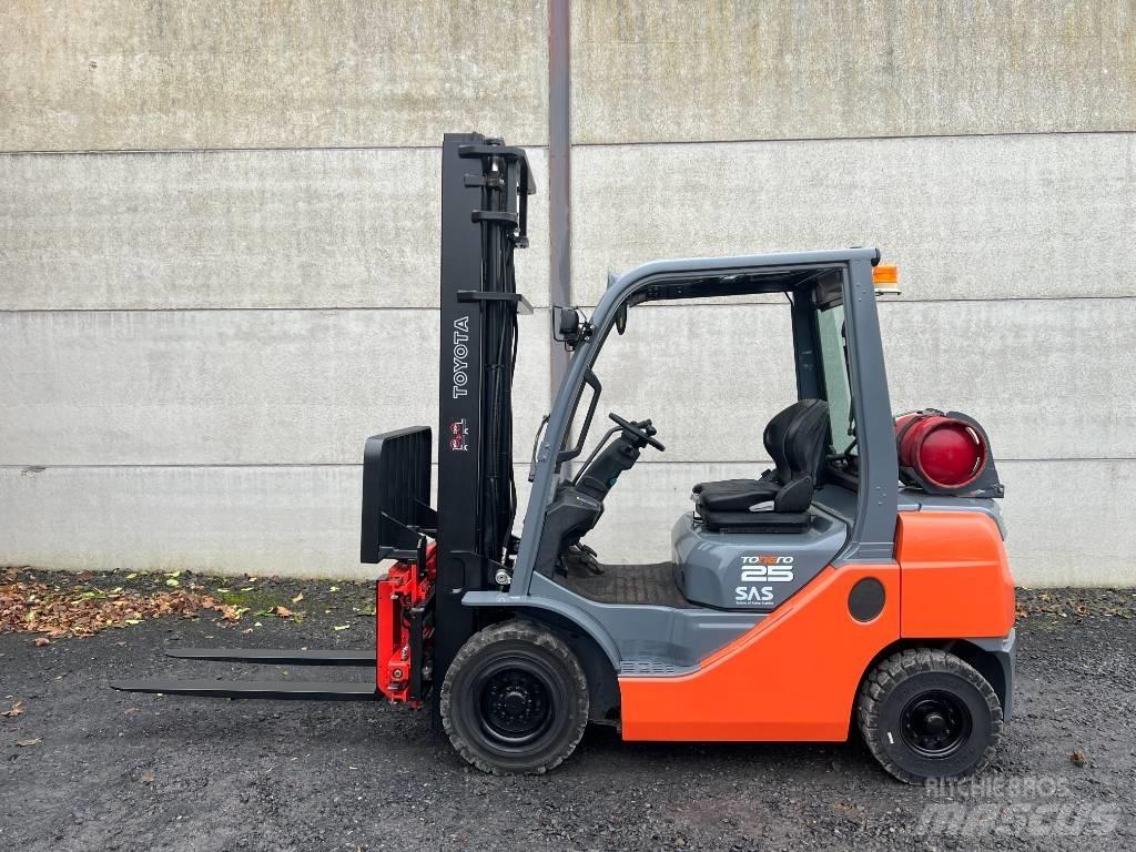 Toyota 02-8 FGF 25 LPG (dujiniai) krautuvai