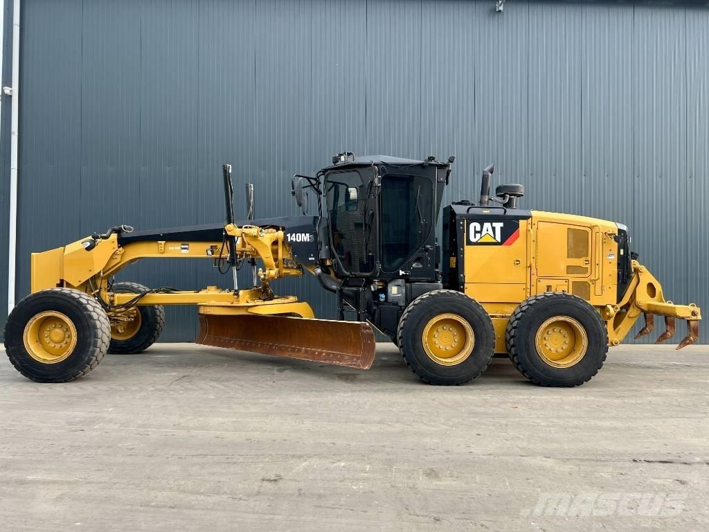 CAT 140M3 Greideriai