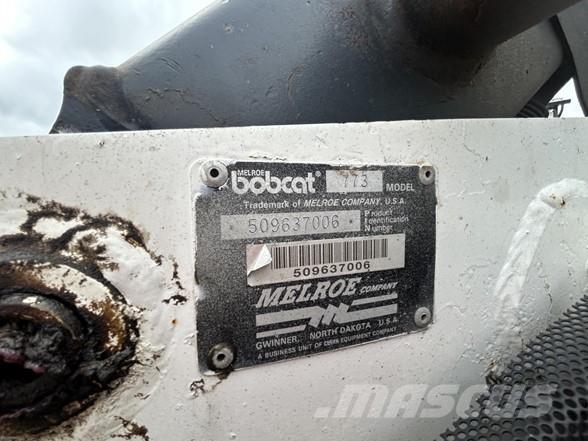 Bobcat 773 Krautuvai su šoniniu pasukimu