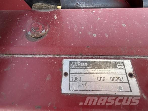Case IH 1063 Derliaus nuėmimo kombainų galvos