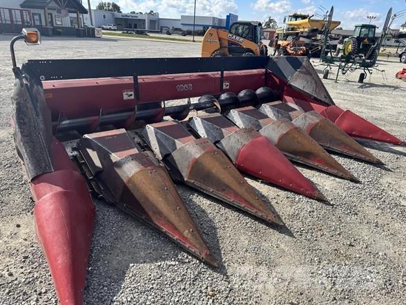 Case IH 1063 Derliaus nuėmimo kombainų galvos