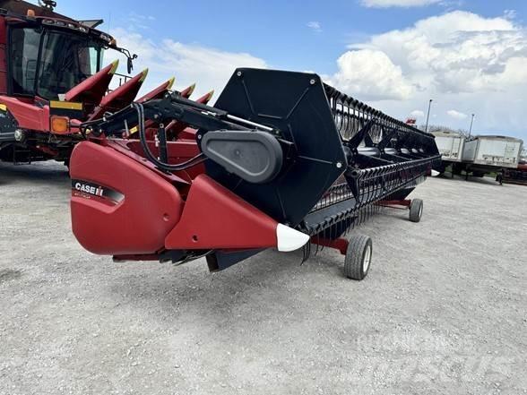 Case IH 3020 Derliaus nuėmimo kombainų galvos