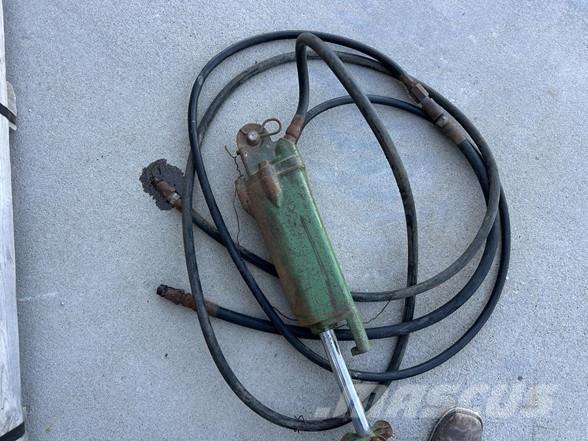 John Deere  Statyba - Kita