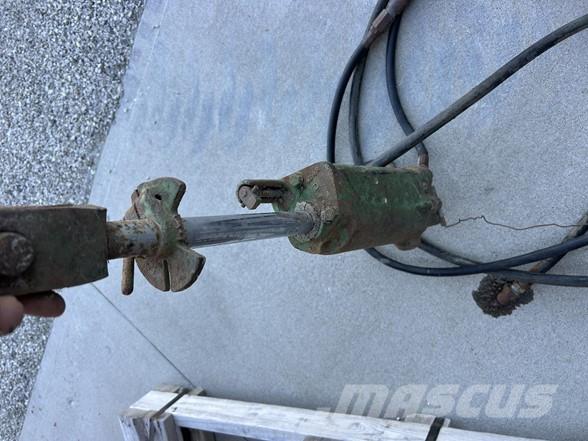 John Deere  Statyba - Kita