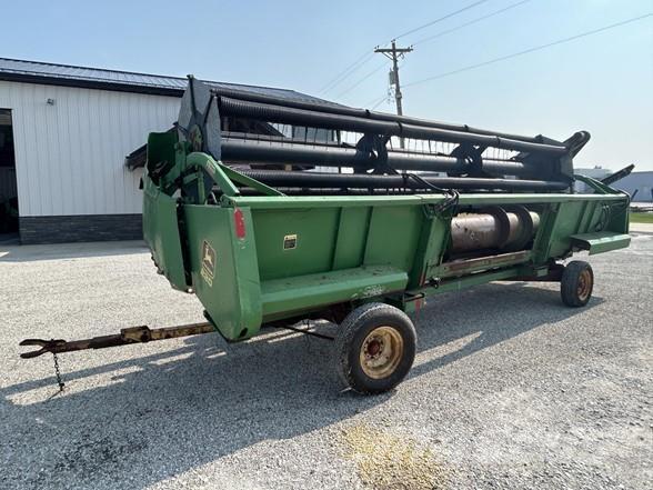 John Deere 220 Derliaus nuėmimo kombainų galvos