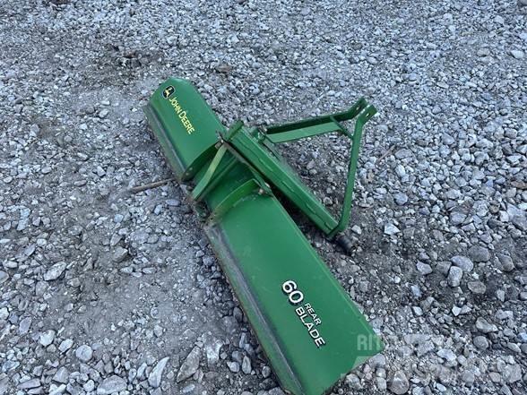 John Deere 60 Peiliai