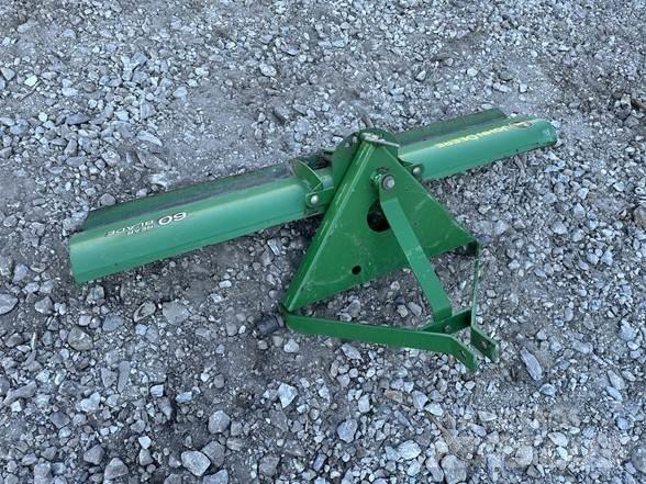 John Deere 60 Peiliai