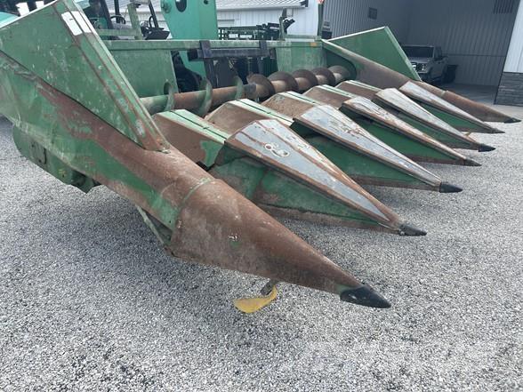 John Deere 643 Derliaus nuėmimo kombainų galvos