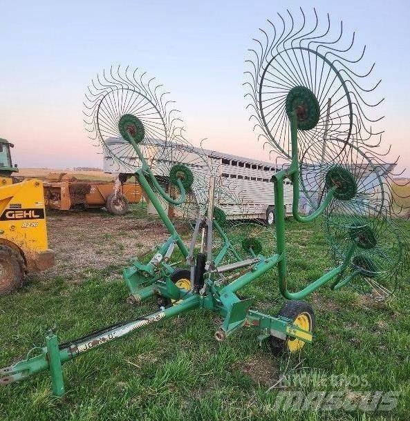 John Deere 702 Šieno grėbliai ir vartytuvai