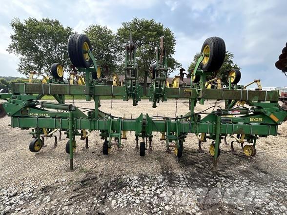 John Deere 845 Vagų purentuvai