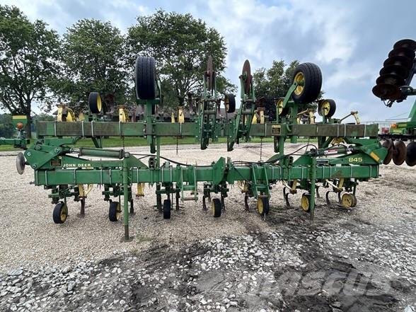 John Deere 845 Vagų purentuvai