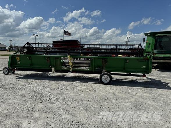 John Deere 925 Derliaus nuėmimo kombainų galvos