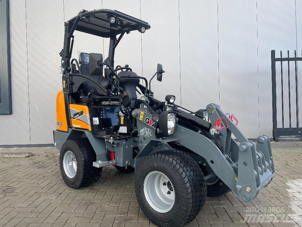 GiANT G1500 X-tra Daugiafunkciniai pakrovėjai