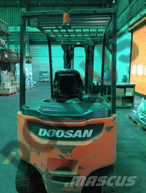 Doosan B 30 X-7 Elektriniai šakiniai krautuvai