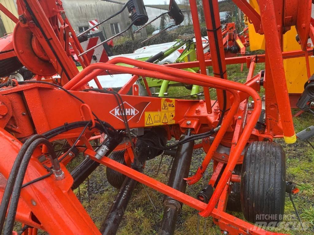 Kuhn GF8702 Šieno grėbliai ir vartytuvai