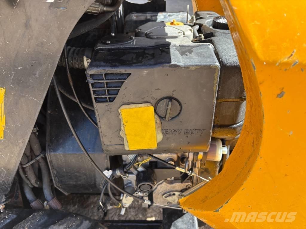 JCB HT D5 Vikšrinė savivartė technika