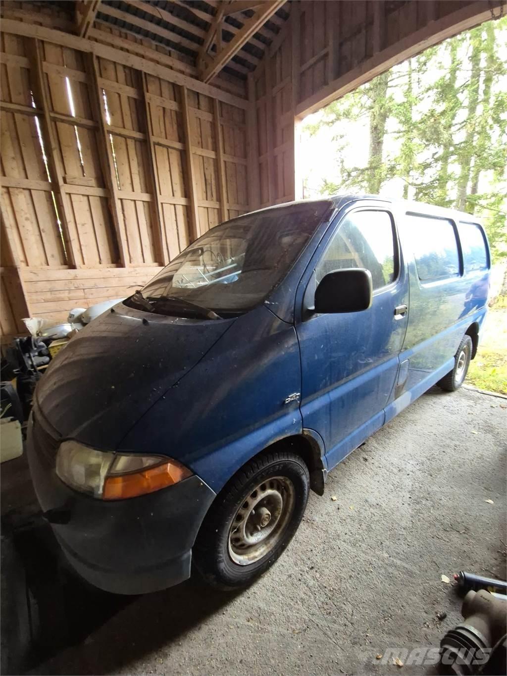 Toyota Hiace Krovininiai furgonai