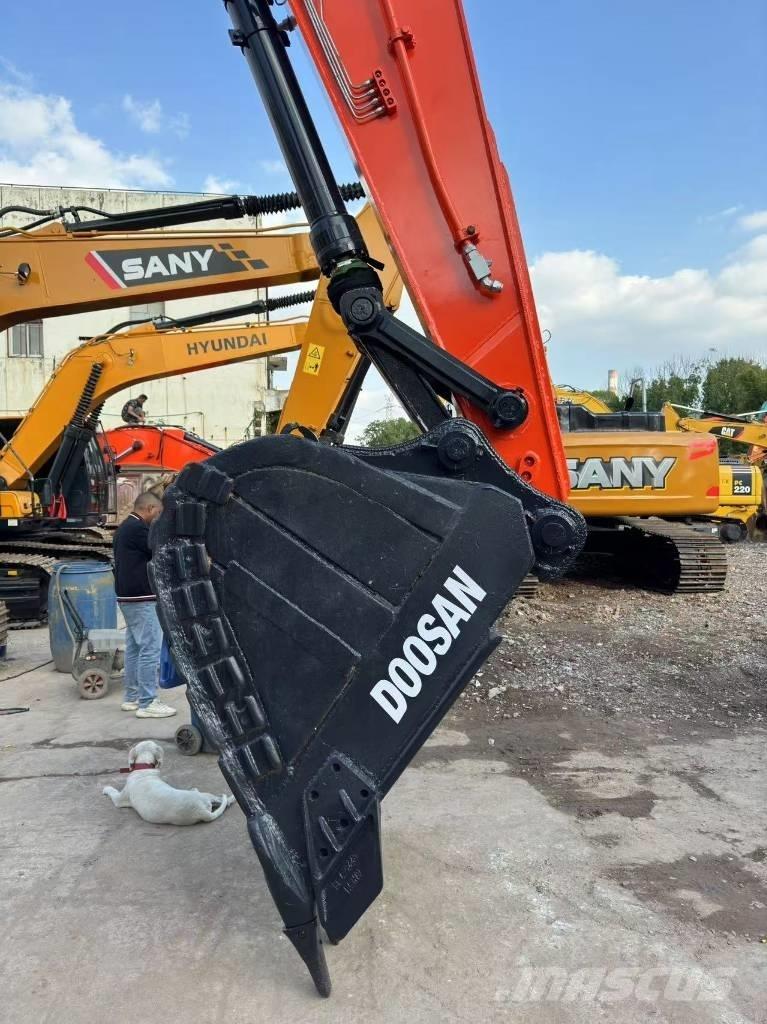 Doosan DX300LC Vikšriniai ekskavatoriai