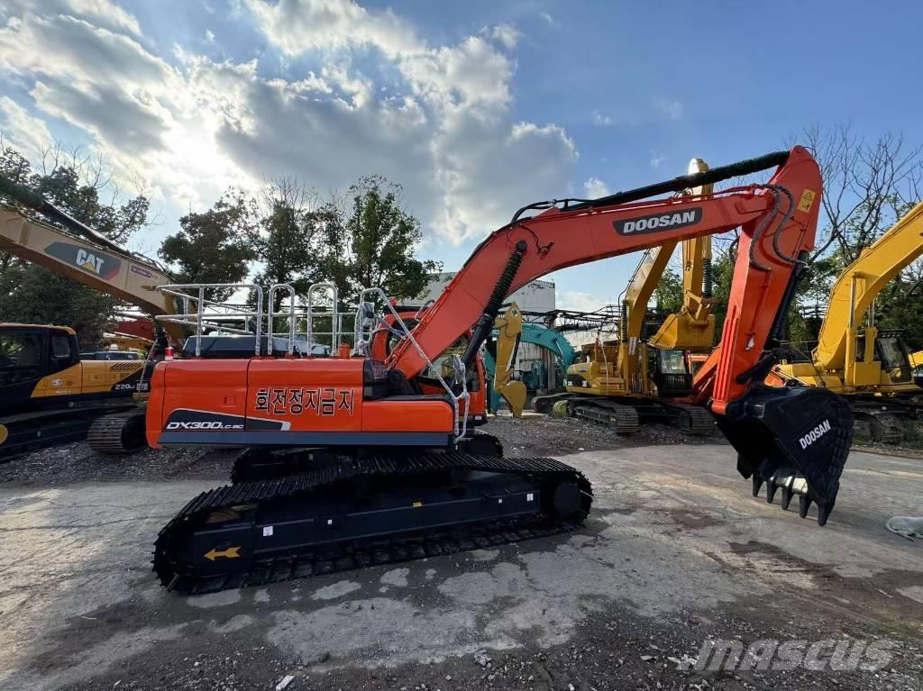 Doosan DX300LC Vikšriniai ekskavatoriai