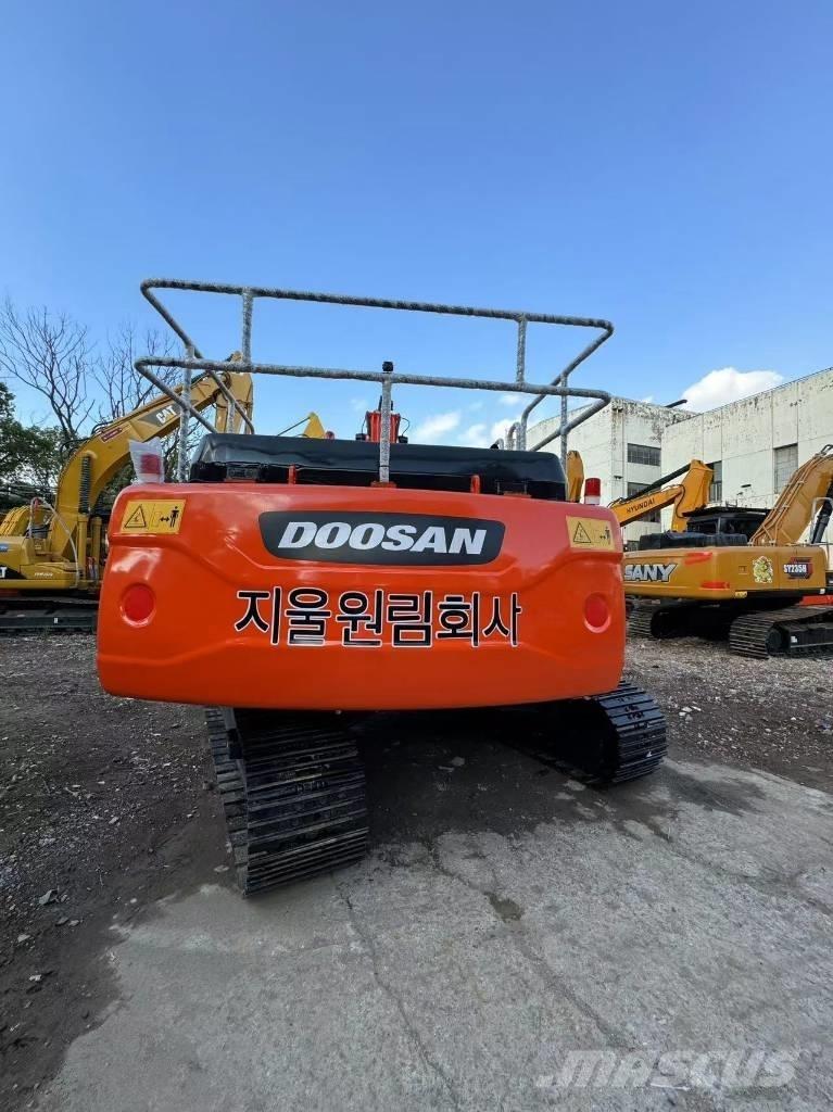 Doosan DX300LC Vikšriniai ekskavatoriai
