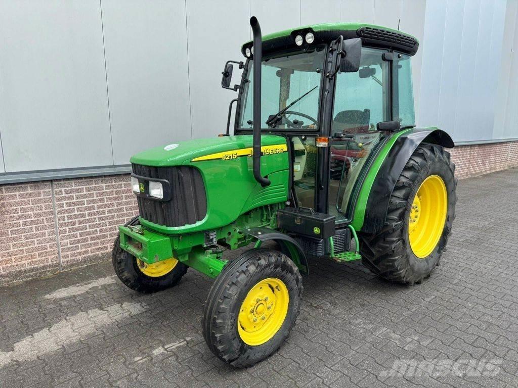 John Deere 5215 Lengvieji automobiliai