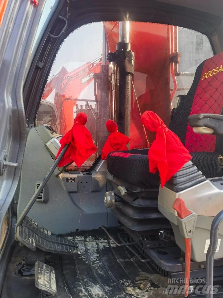 Doosan DX 140 LC Vikšriniai ekskavatoriai