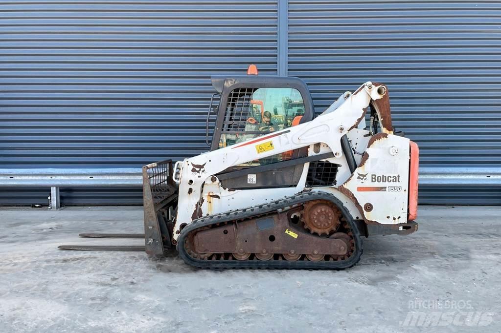 Bobcat T 590 Skiedrovežiai