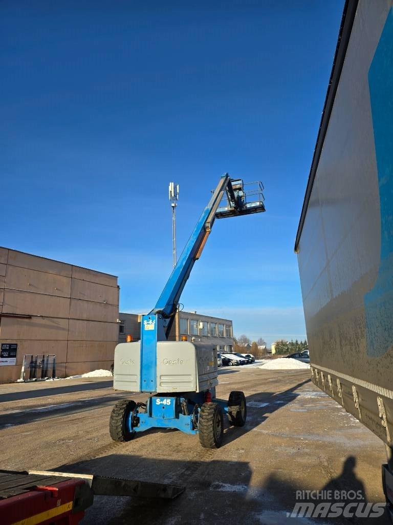 Genie S 45 Teleskopiniai keltuvai
