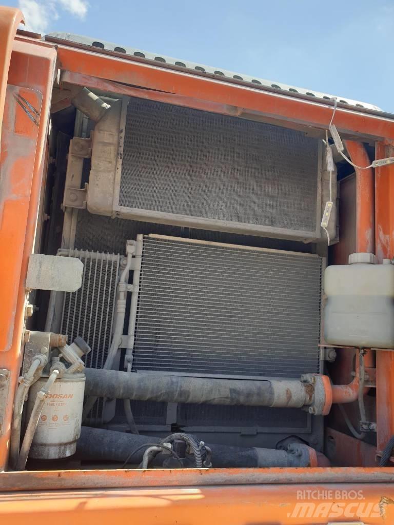 Doosan DX210WA Ratiniai ekskavatoriai