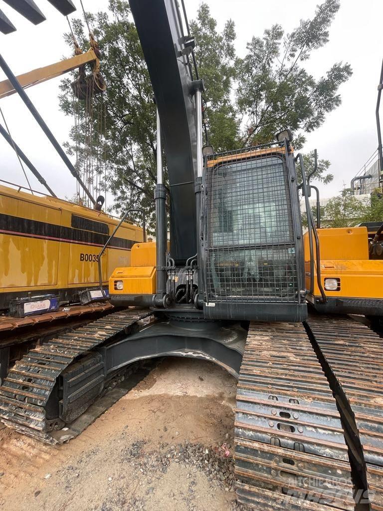 Hyundai R210 Vikšriniai ekskavatoriai