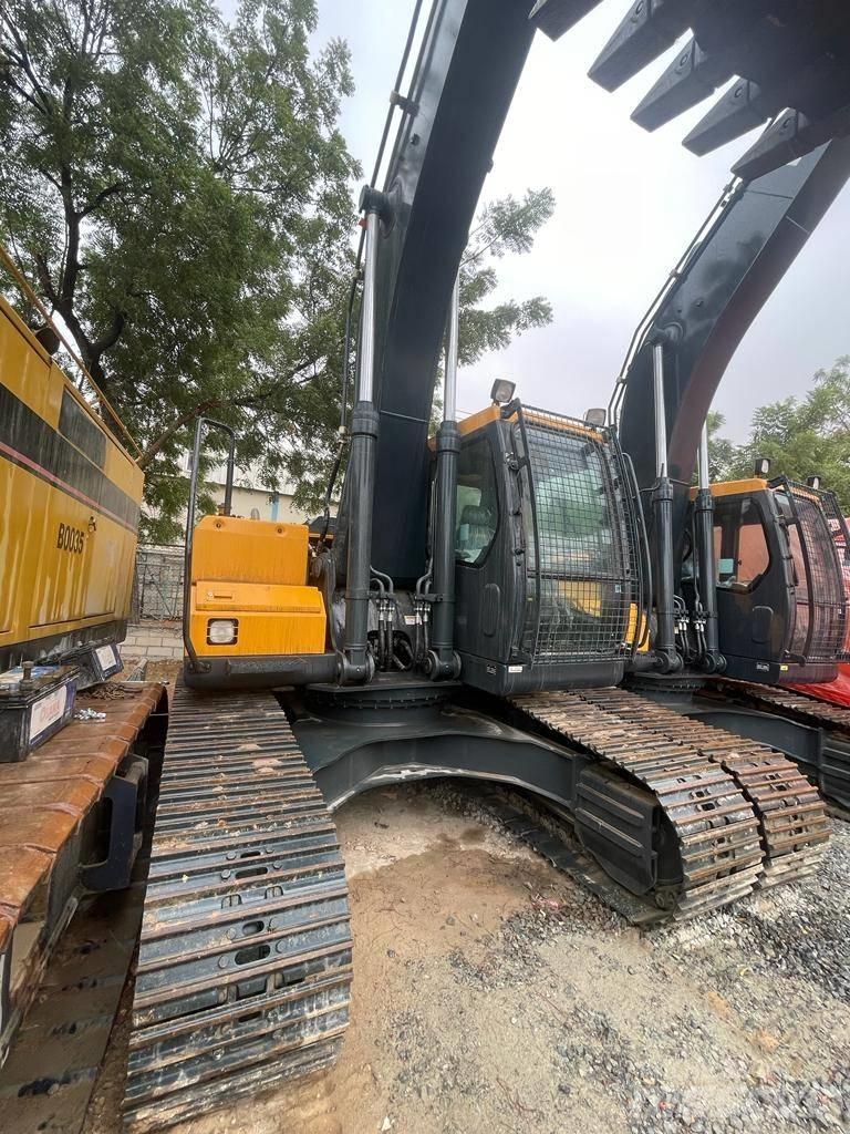 Hyundai R210 Vikšriniai ekskavatoriai