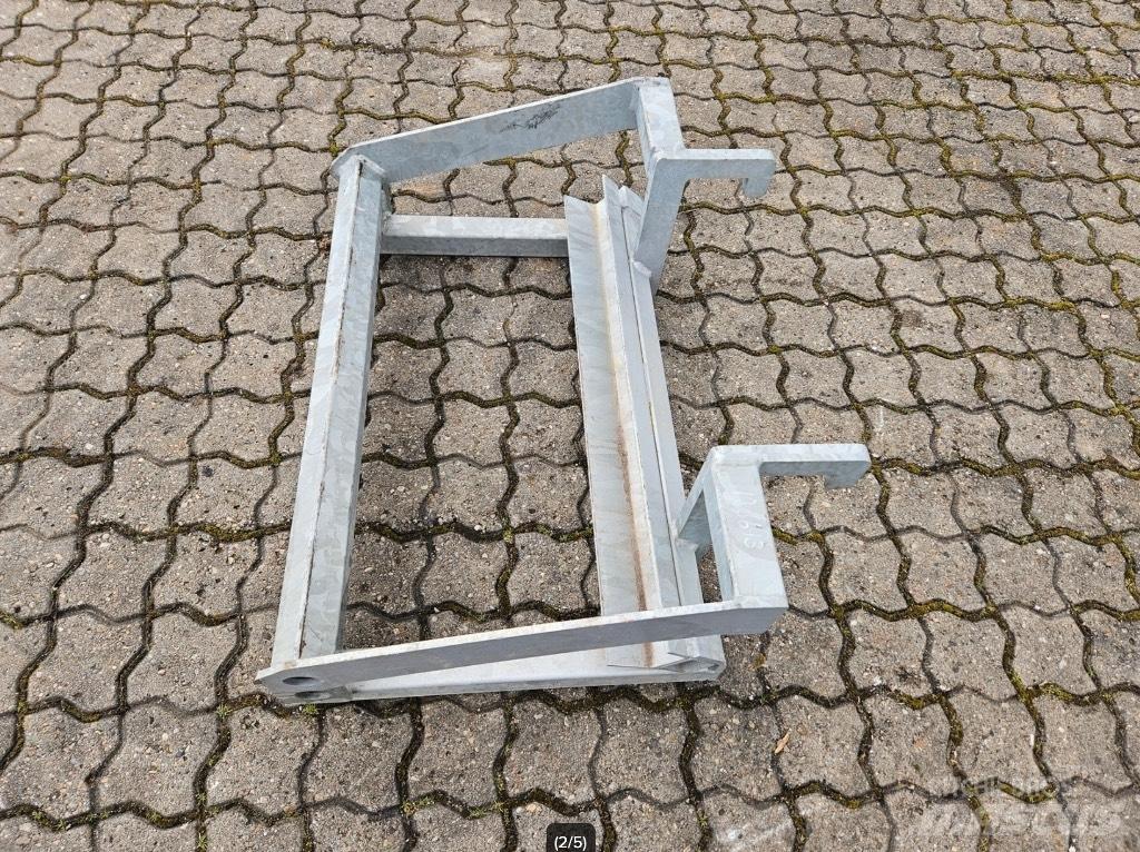  Skovlstativ 80 cm Kiti naudoti statybos komponentai