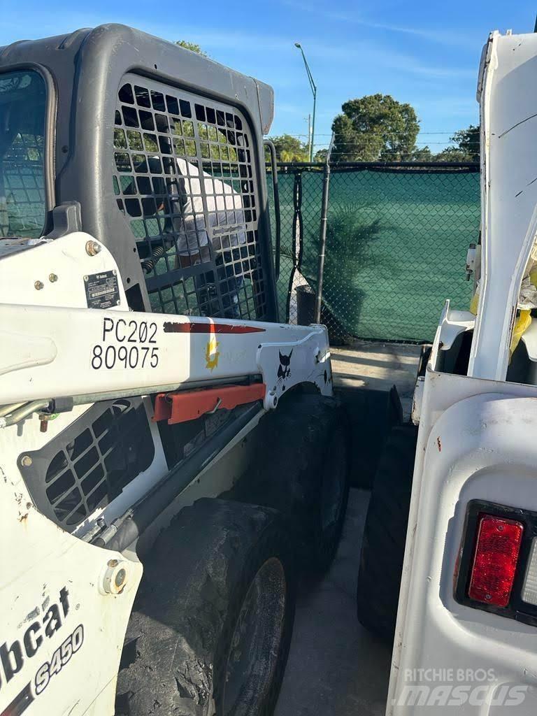 Bobcat S 450 Krautuvai su šoniniu pasukimu