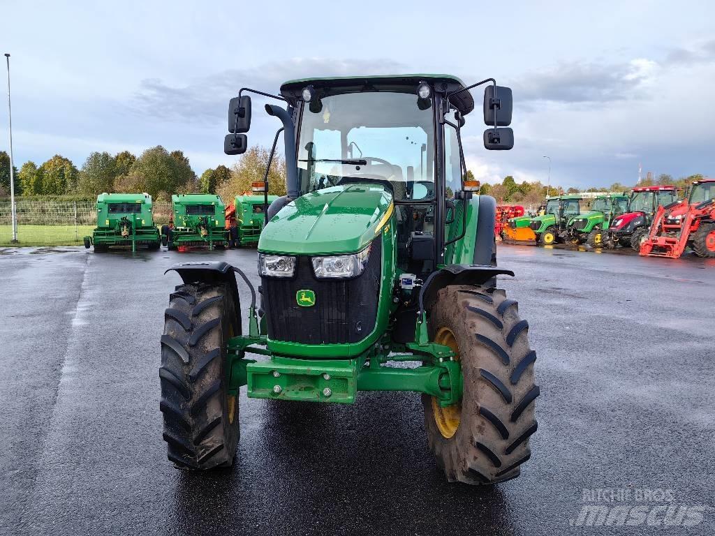 John Deere 5100 M Traktoriai