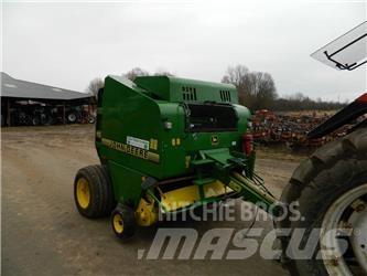 John Deere 575 Ritinių presai