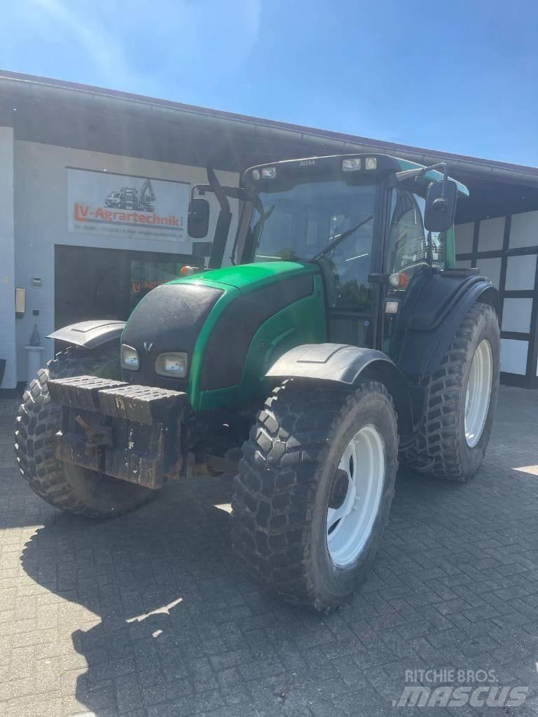 Valtra N 141 Traktoriai