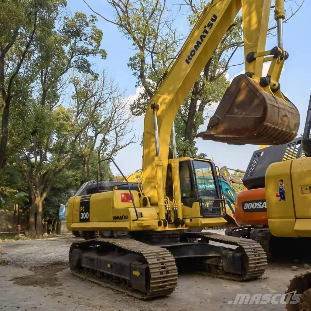 Komatsu PC 300 Vikšriniai ekskavatoriai