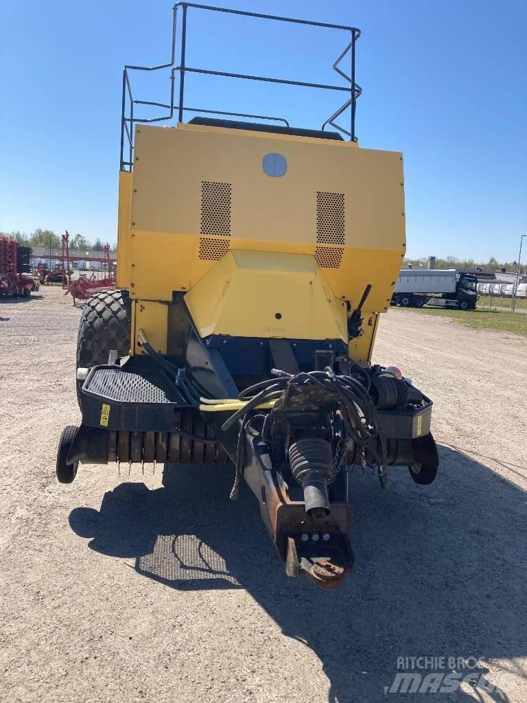 New Holland BB 980 Stačiakampių ryšulių presai