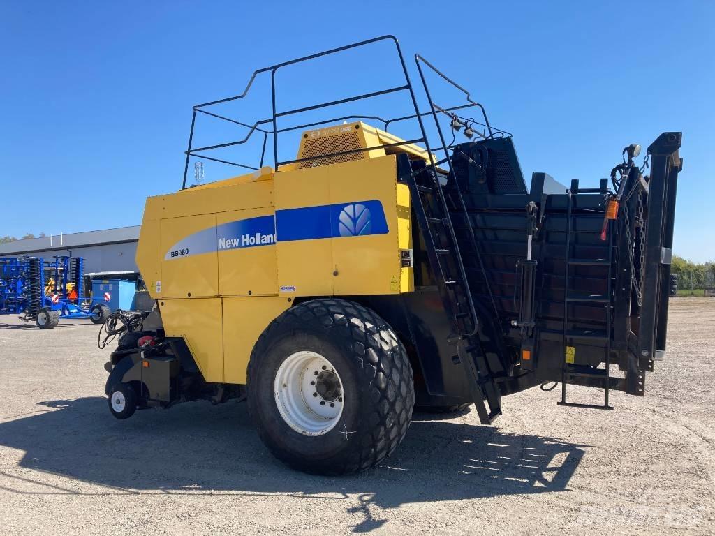 New Holland BB 980 Stačiakampių ryšulių presai