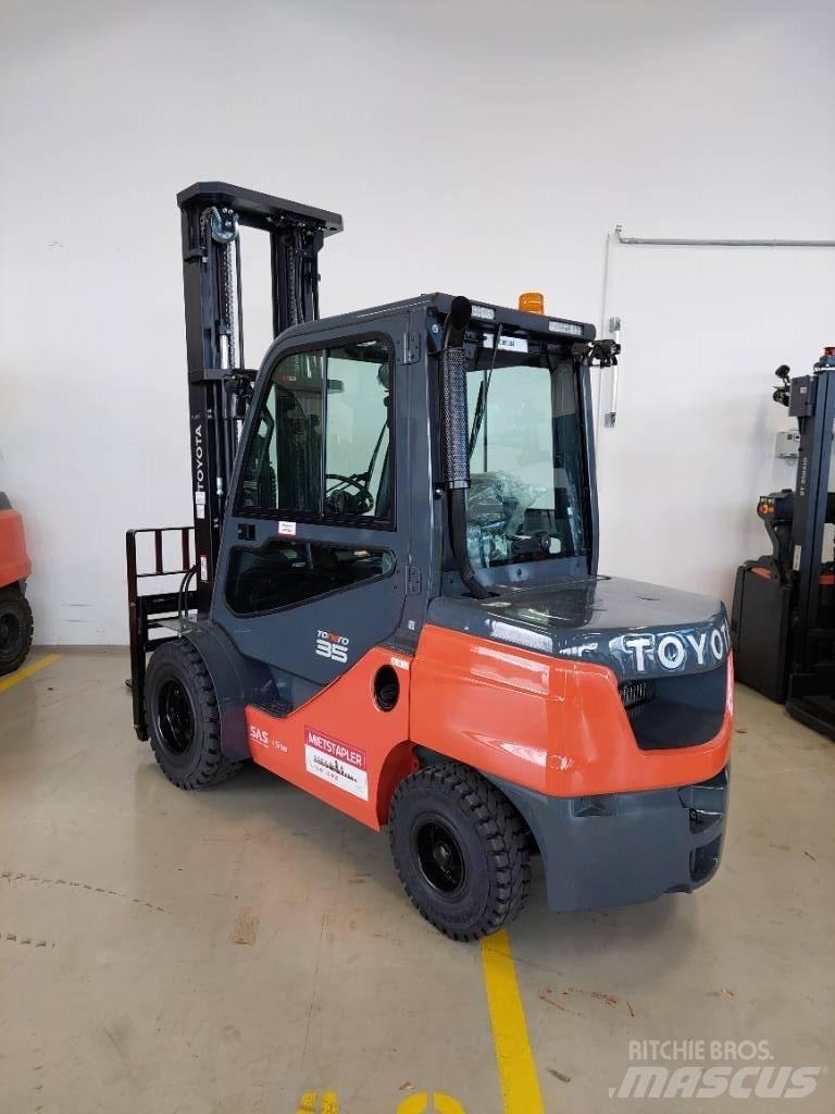Toyota 52-8 FDJF 35 Dyzeliniai krautuvai