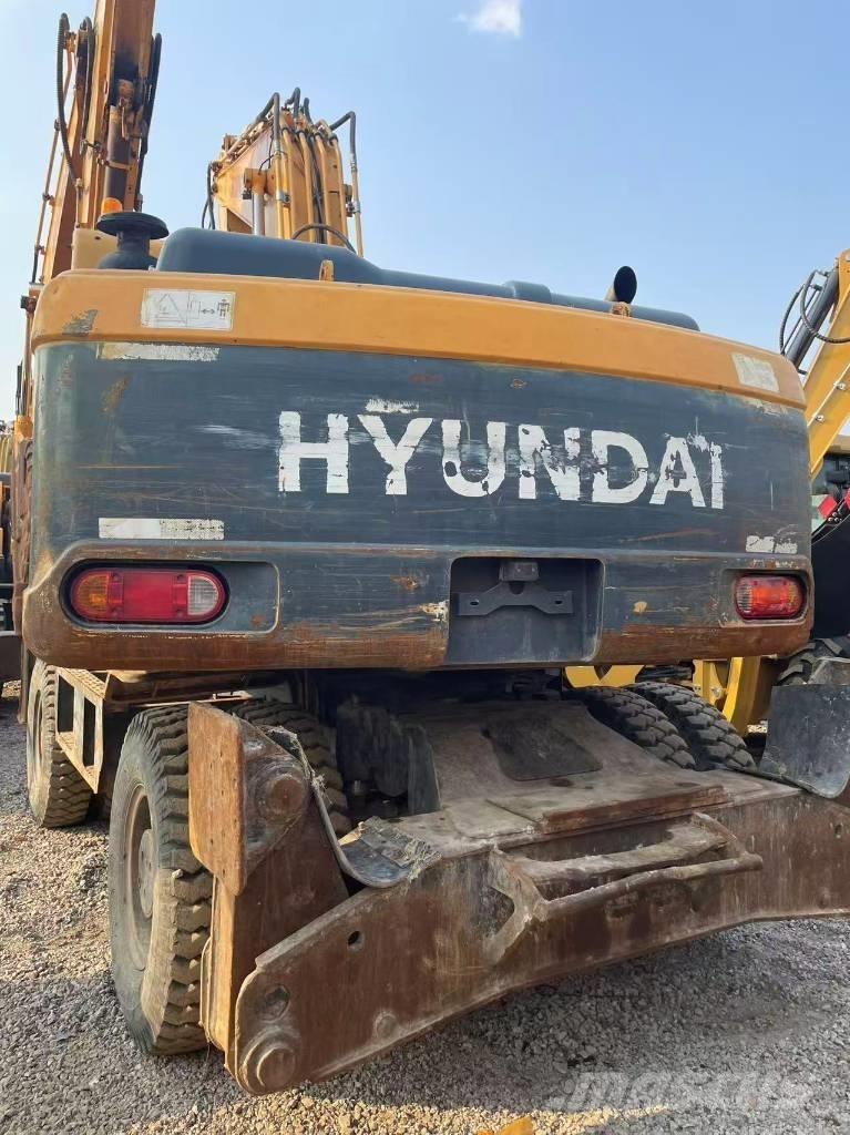 Hyundai 210W-9 Ratiniai ekskavatoriai
