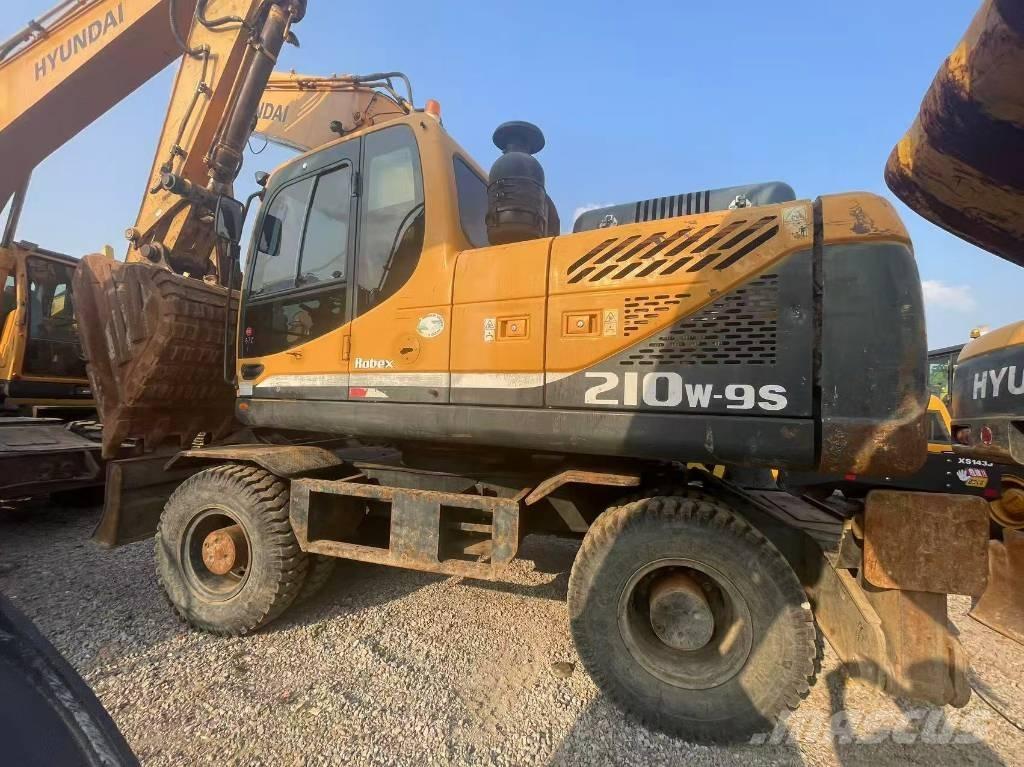 Hyundai 210W-9 Ratiniai ekskavatoriai