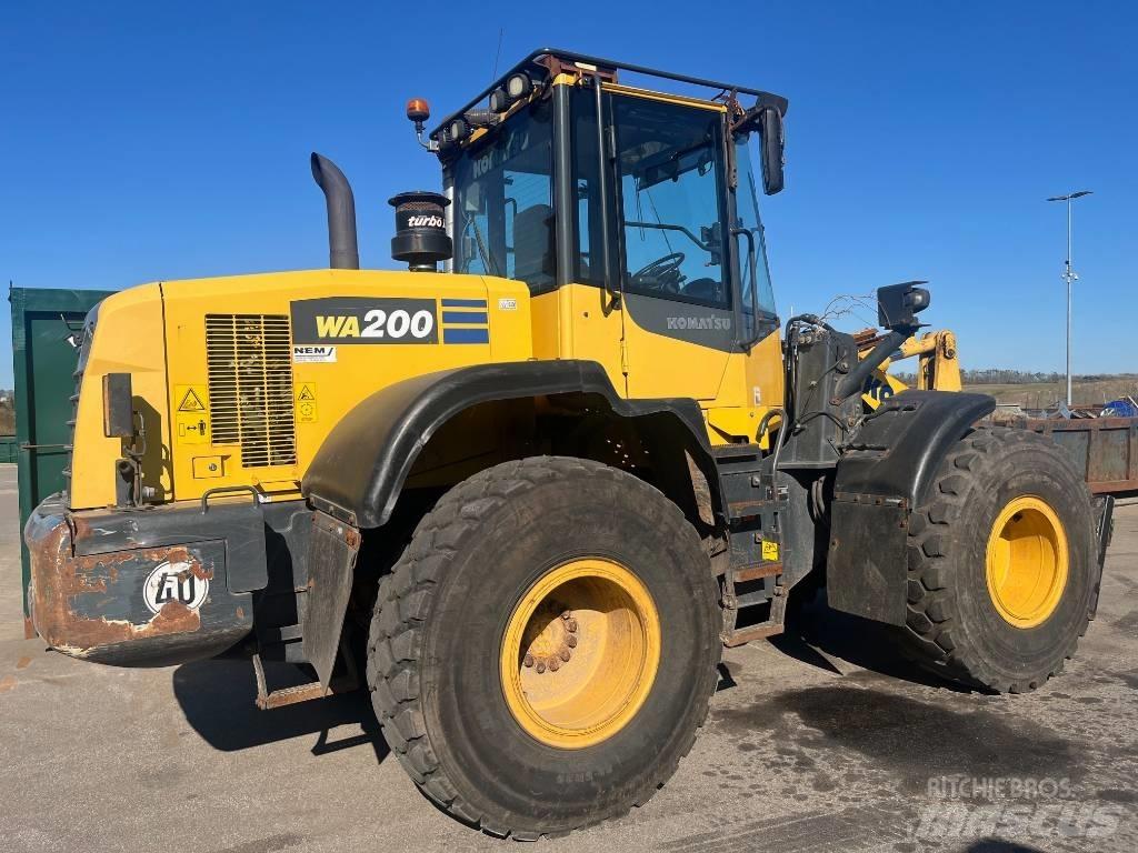Komatsu WA 200-7 Vikšriniai ekskavatoriai