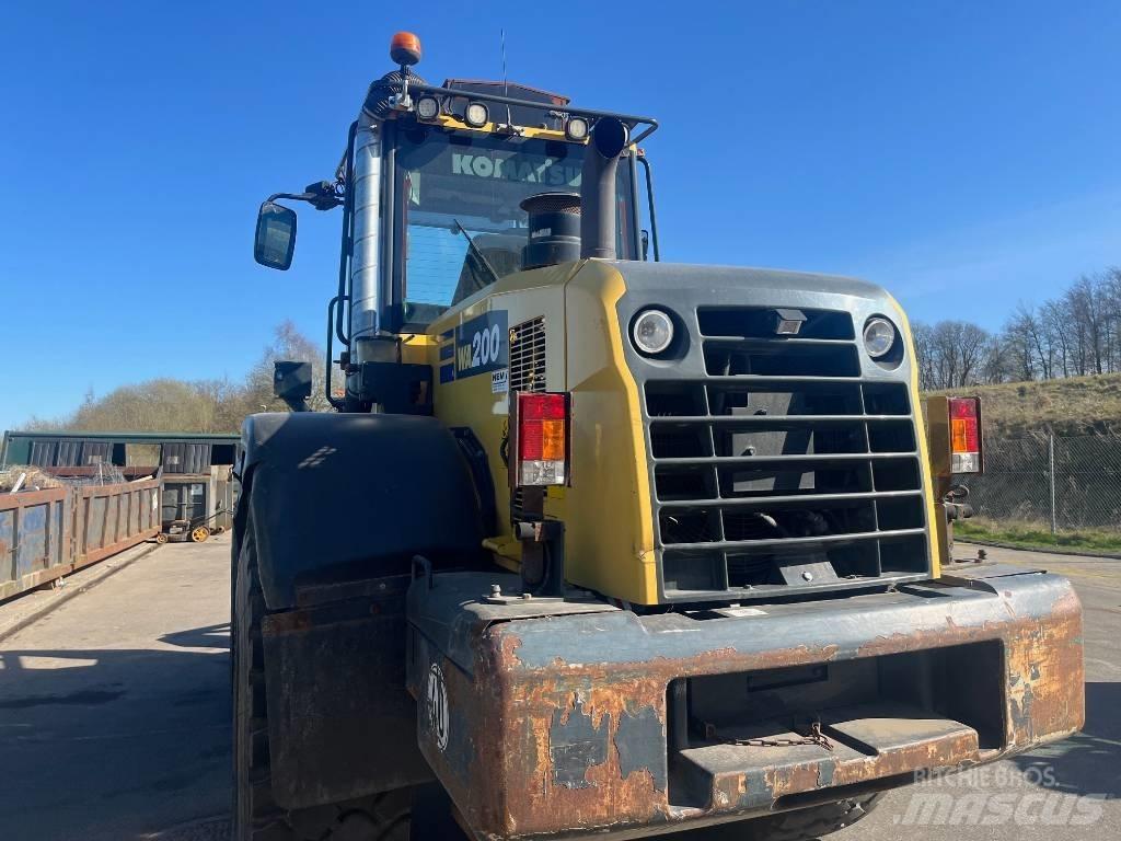 Komatsu WA 200-7 Vikšriniai ekskavatoriai
