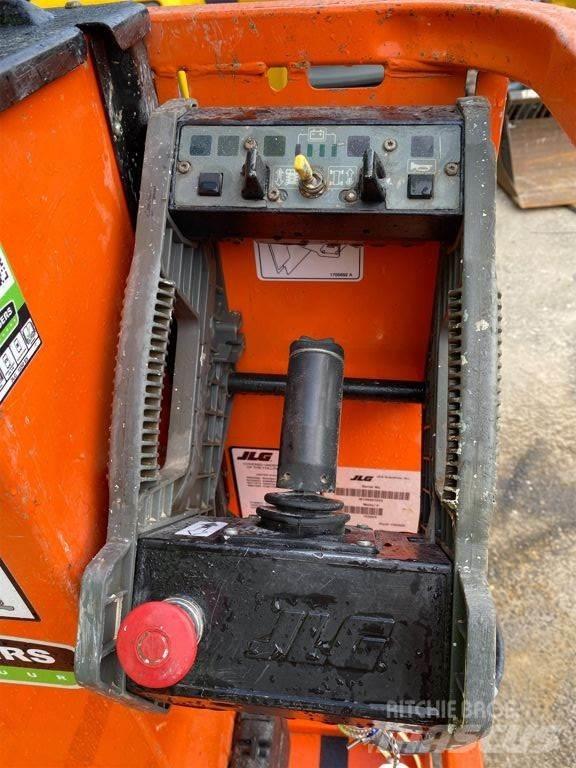 JLG 1230ES Kiti keltuvai ir platformos