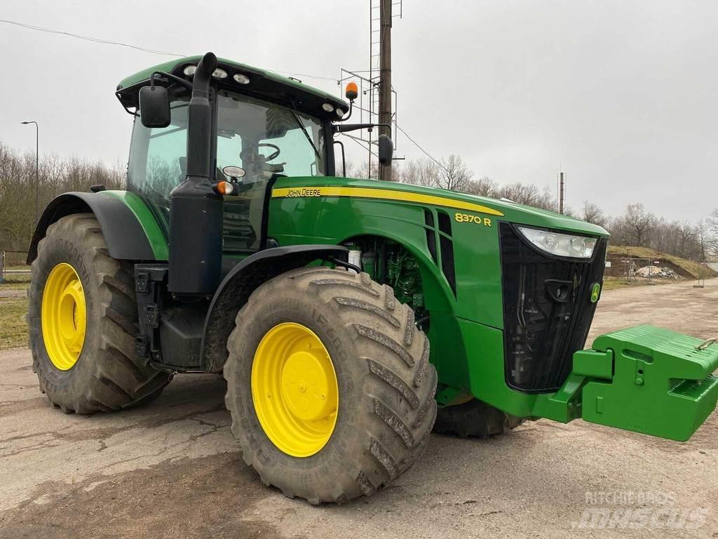 John Deere 8370R Traktoriai