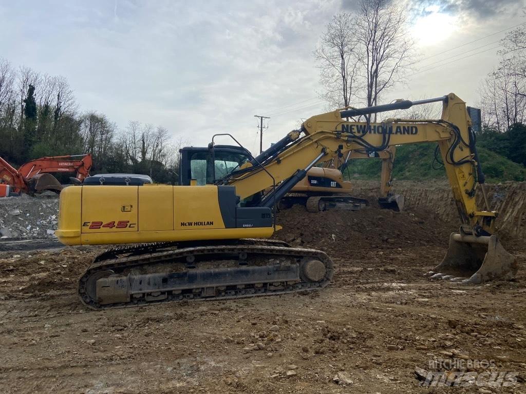 New Holland E245 Vikšriniai ekskavatoriai
