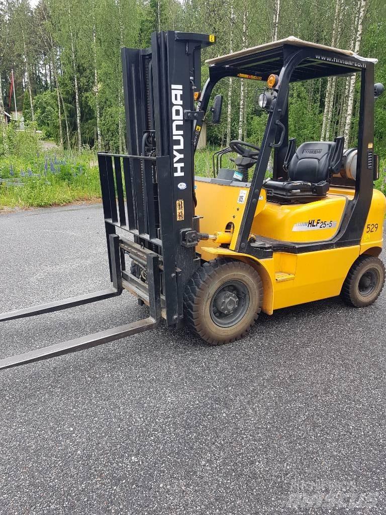 Hyundai HLF 25-5 LPG (dujiniai) krautuvai