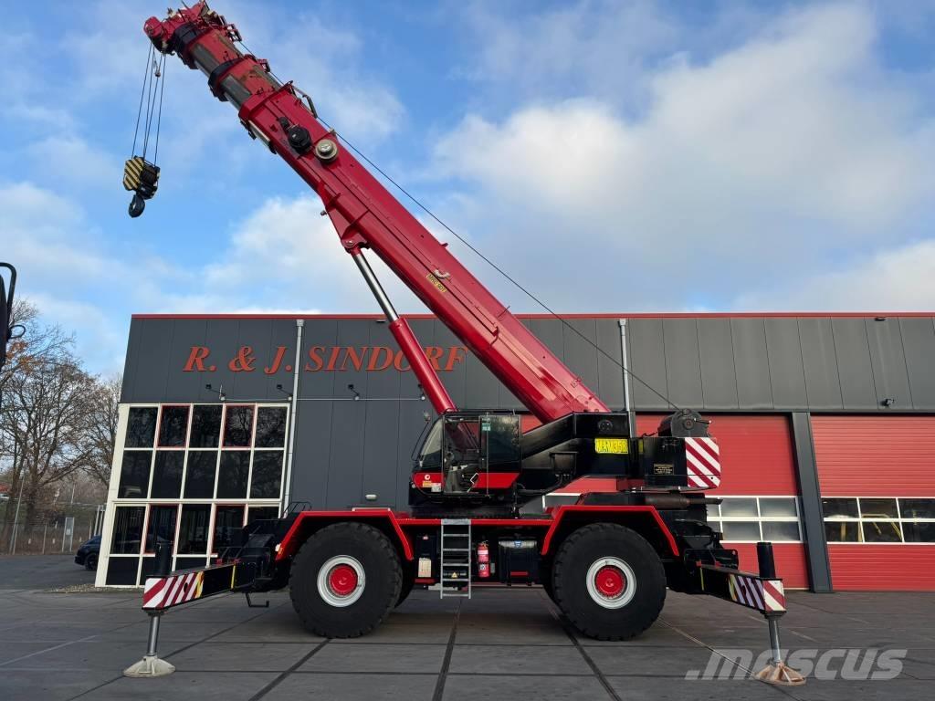 Terex RT 100 Neapdoroto reljefo kranai